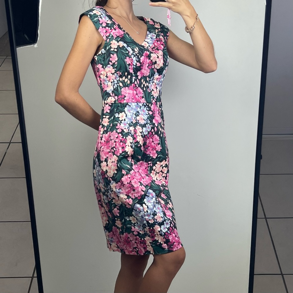 Review Chelsea Flower Dress Fitted Shift Vintage Floral Print Size 10 *no belt* - Picture 4 of 16